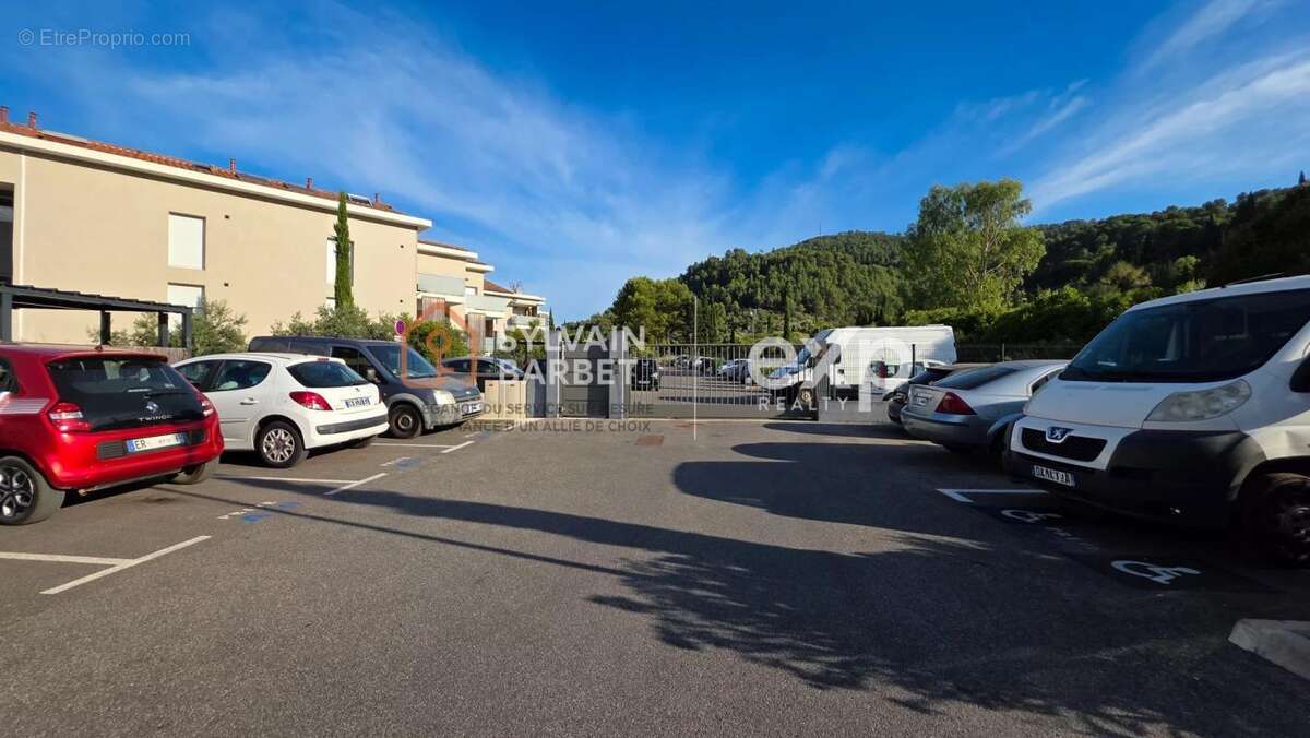 Appartement à SOLLIES-PONT