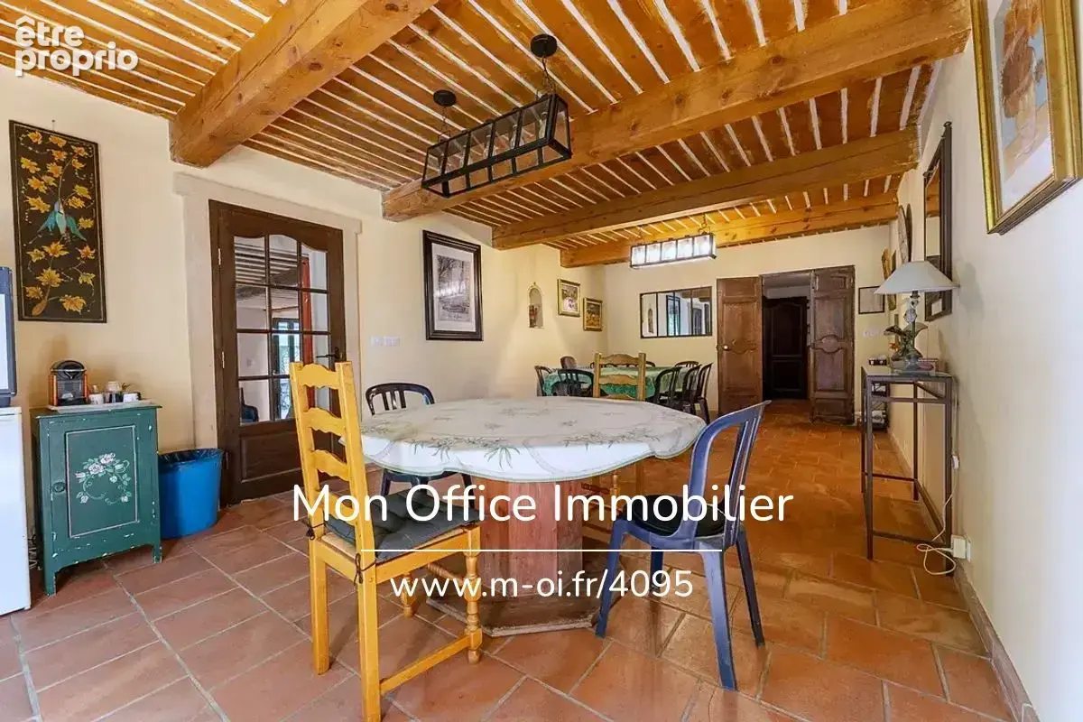Référence : 7235-SJO - Magnifique Mas de 1739 aux portes d'Aix-en-Provence - piscine- terrain plat arboré de 6400m2- cachet - photo 17