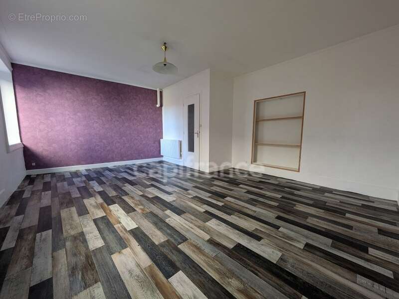 Maison a renover - essertines en donzy , 7 pièces , 164 m² , 4 /5 chambres , combles, cave, garage , terrain 526 m² - photo 5