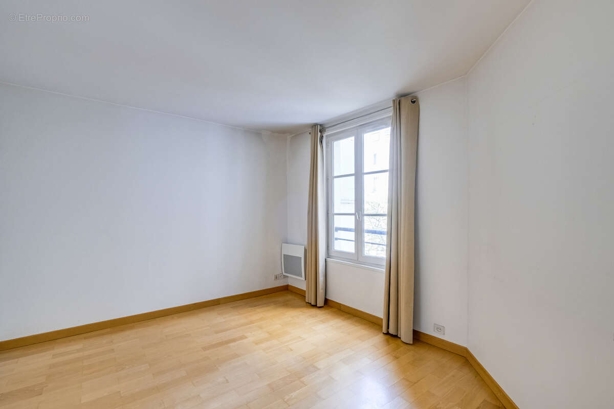 Appartement à PARIS-3E