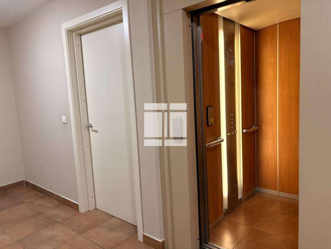 À vendre – T2 avec parking – Résidence sécurisée Closerie des Chênes – Bastia - photo 11