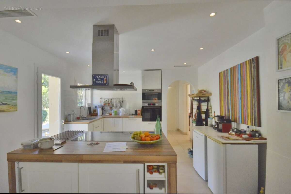 Maison à TOURRETTES-SUR-LOUP