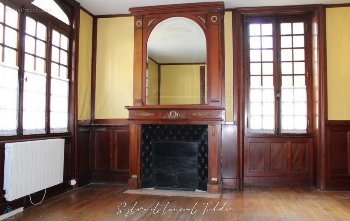 Maison à BARBEZIEUX-SAINT-HILAIRE