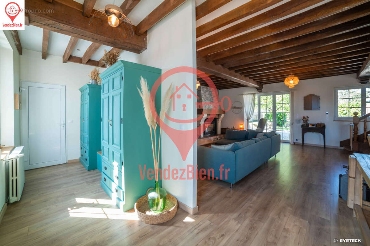 Maison à NEUVY-EN-SULLIAS