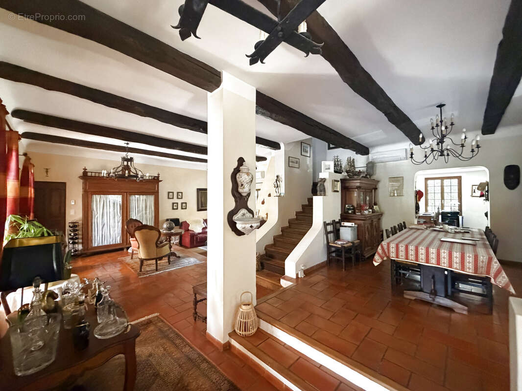 Maison à REGUSSE