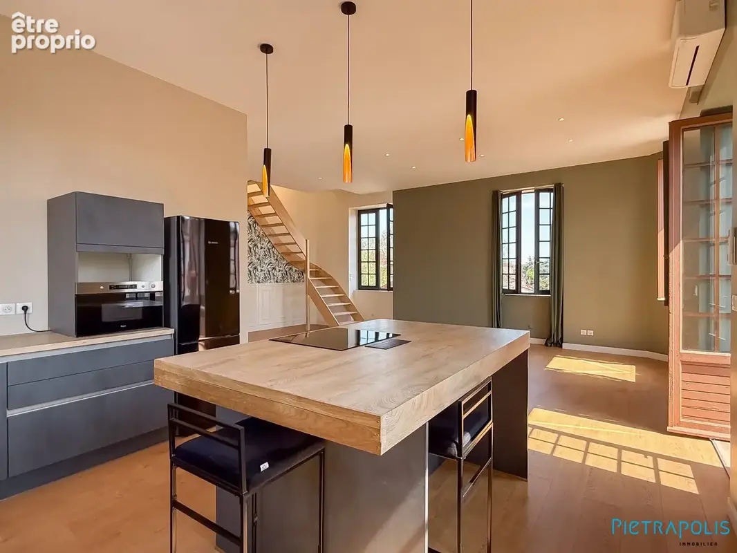 Appartement 136 m² à Sathonay-Camp  - photo 2