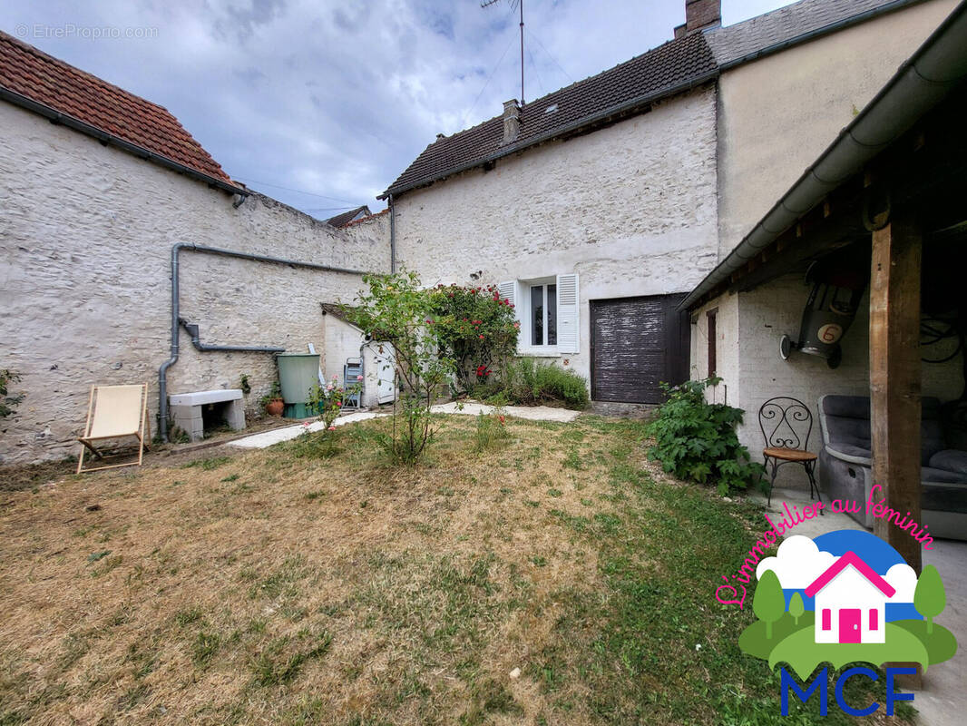 Maison à BUEIL
