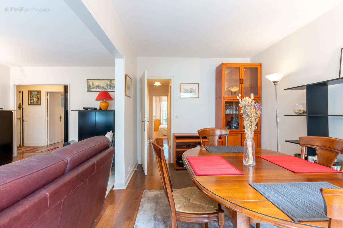 Appartement à COURBEVOIE