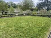 Terrain à DAMPIERRE-EN-YVELINES