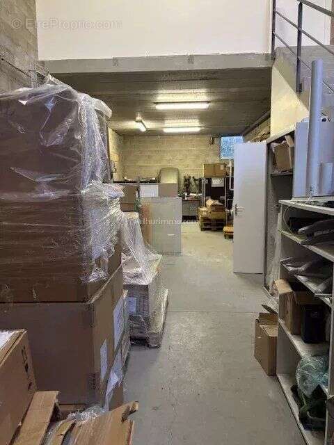 Commerce à VILLENEUVE-LE-ROI