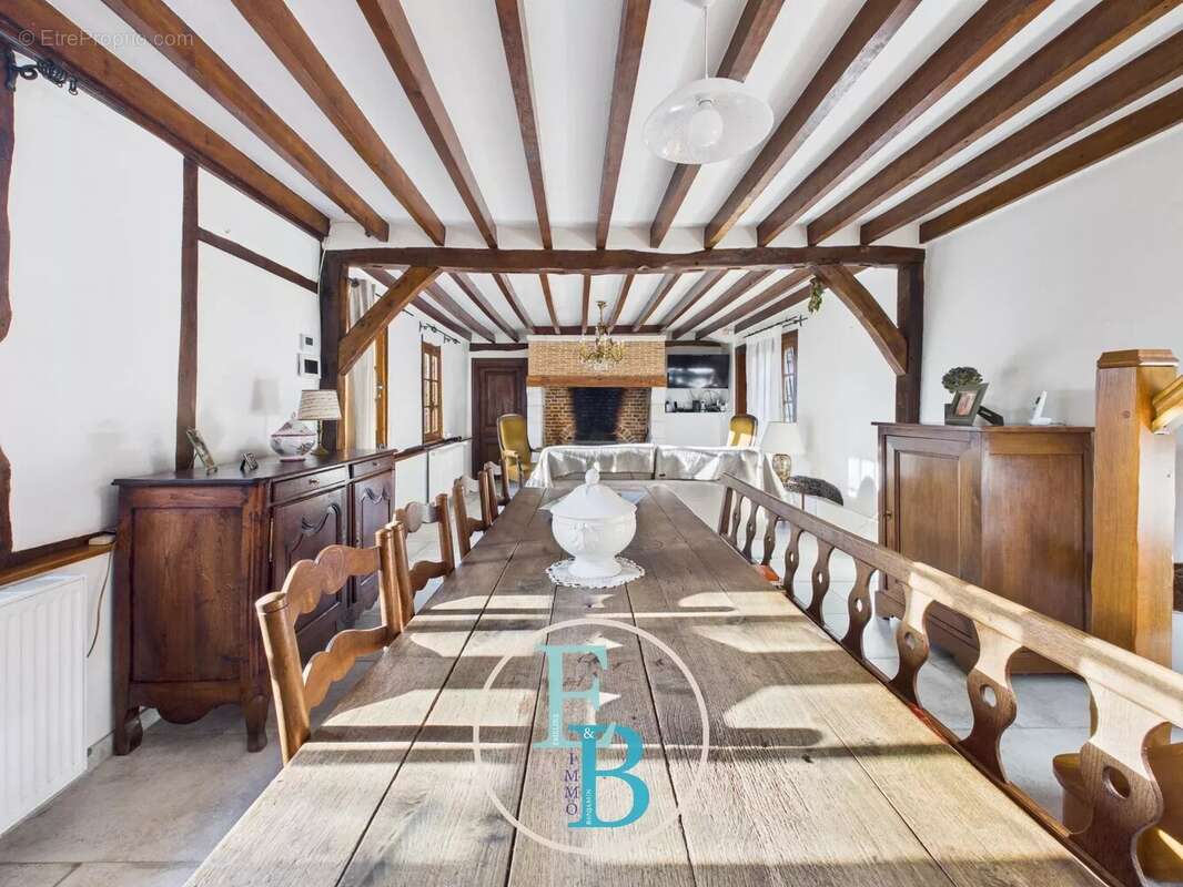 Maison à LE BEC-HELLOUIN