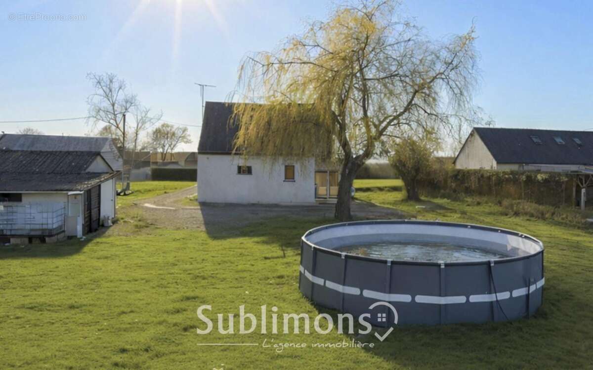 Maison à SAINT-HERBLON