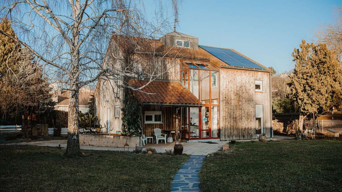 Maison à PERIGNAT-SUR-ALLIER