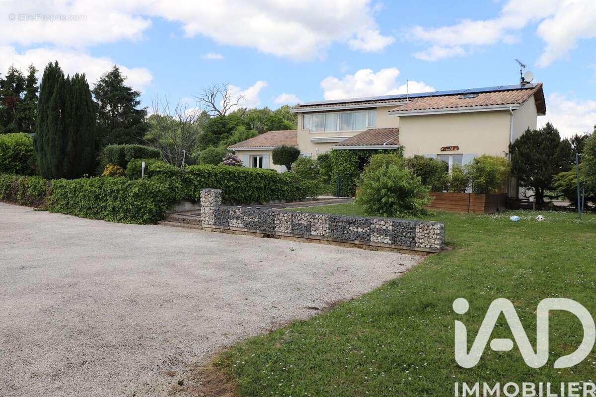 Maison 164 m² à Orignolles  - photo 3