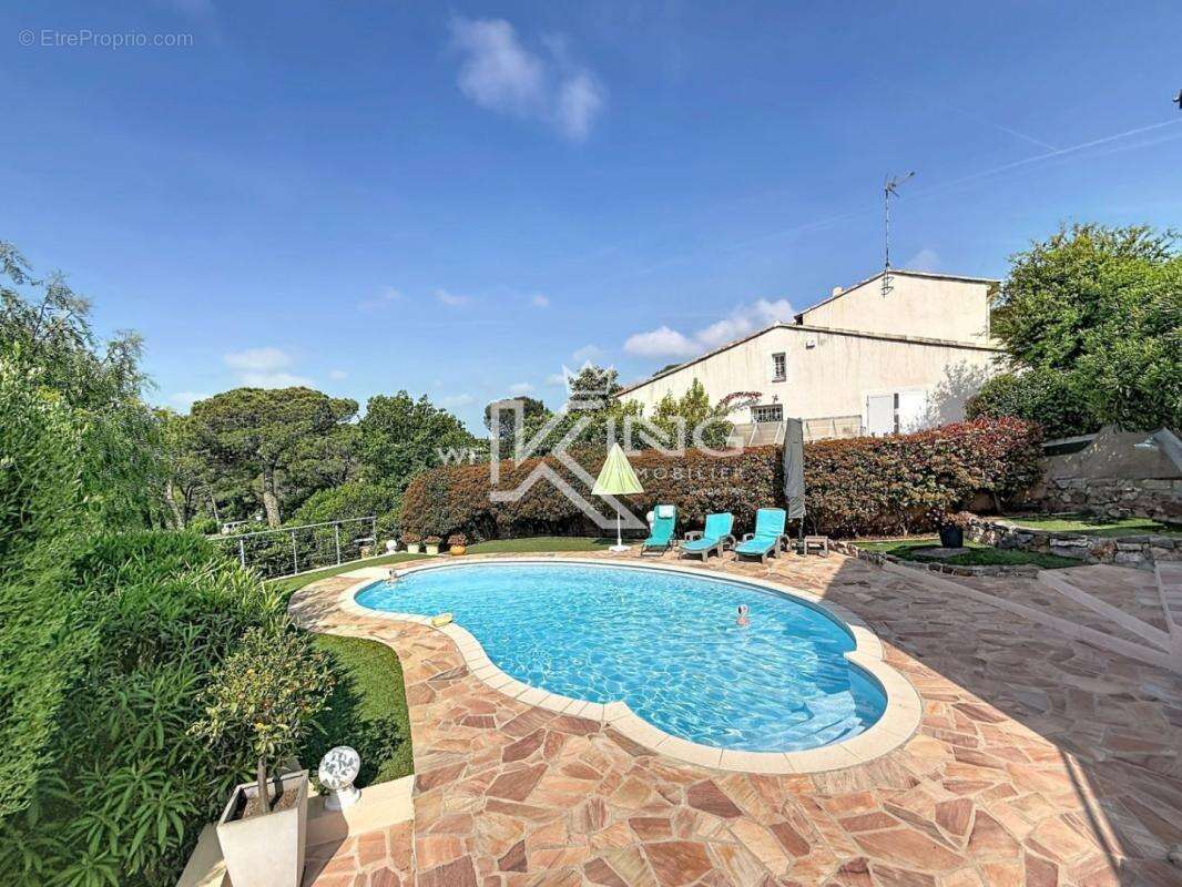 Maison à FREJUS