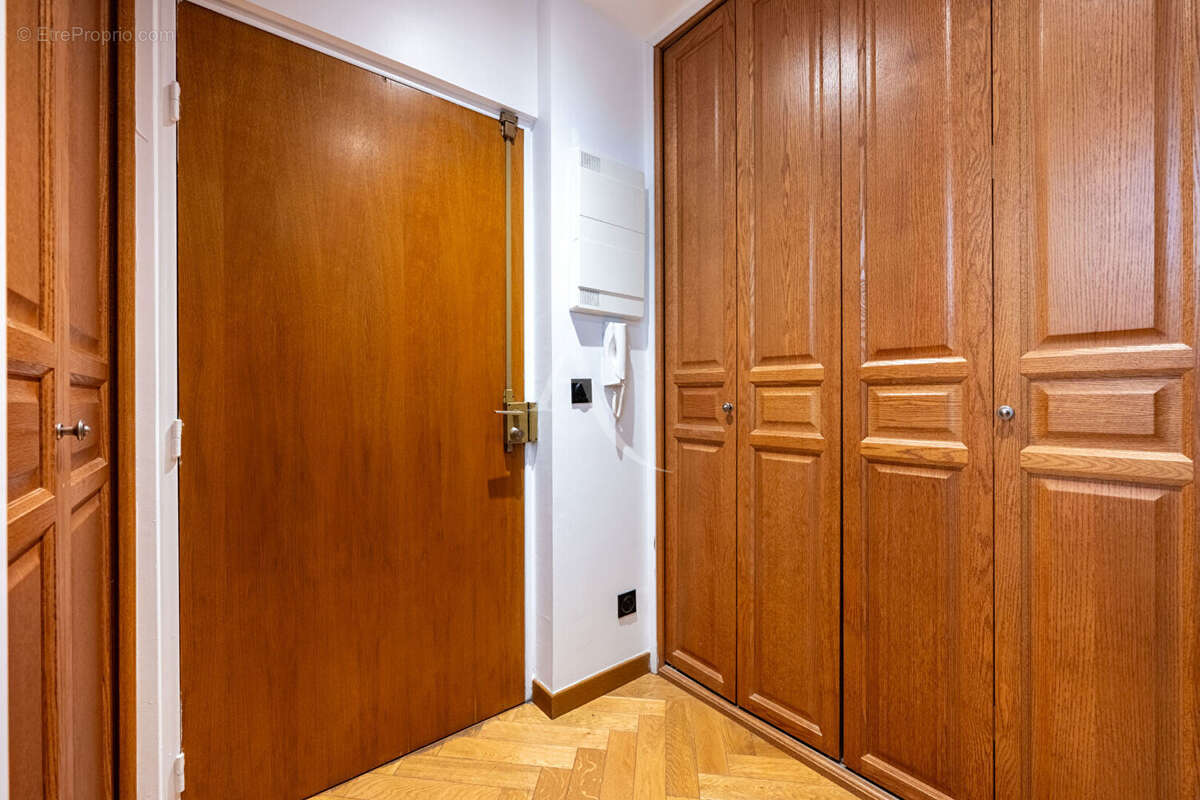 Appartement à LA GARENNE-COLOMBES