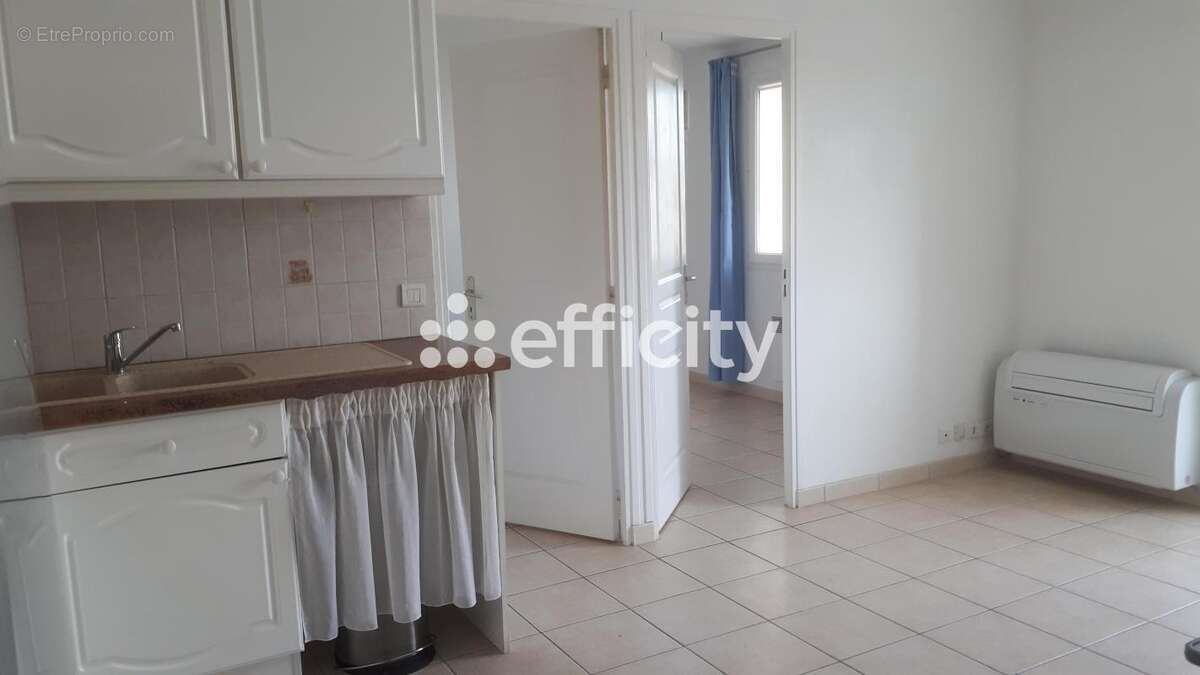 Appartement à LA BOUILLADISSE