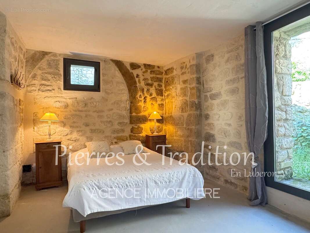 Appartement à OPPEDE