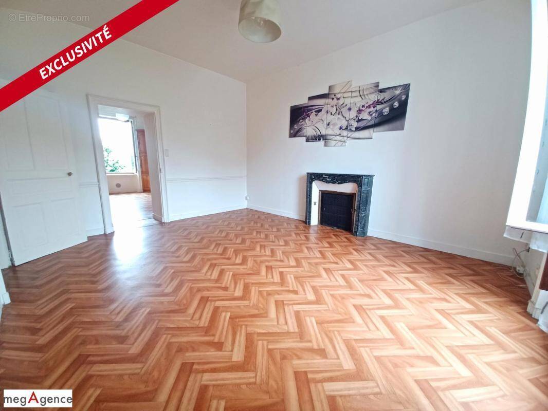 Appartement à FOUGERES