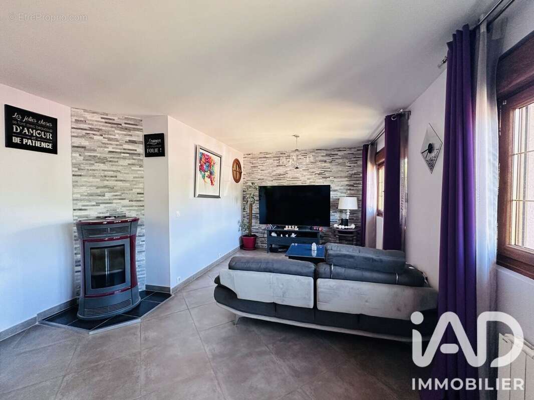 Maison 145 m² à Morigny-Champigny  - photo 8