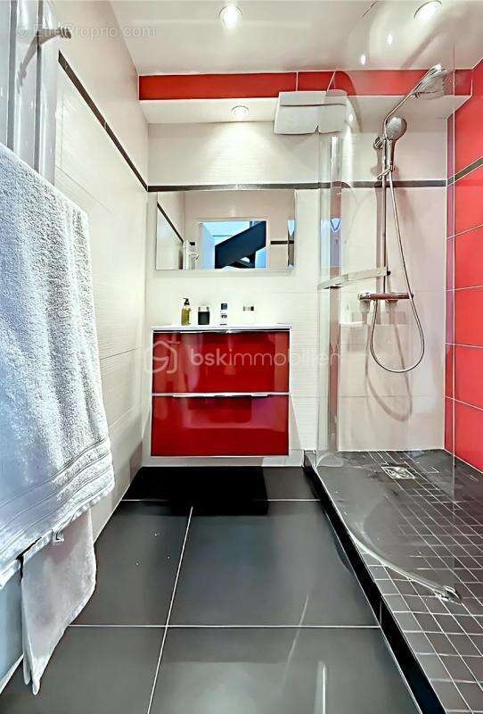 Maison à PARIS-19E