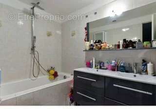 Appartement à MARSEILLE-5E