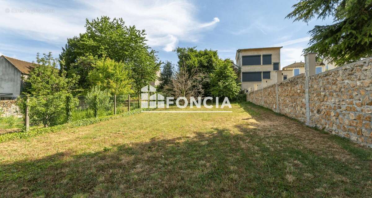 Maison t4 grigny village avec grange sur terrain de 837 m2 - photo 10