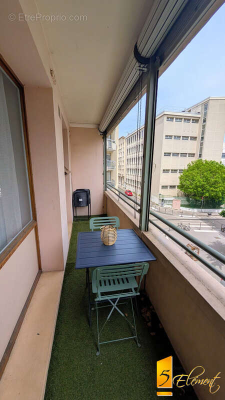 Appartement à LYON-8E