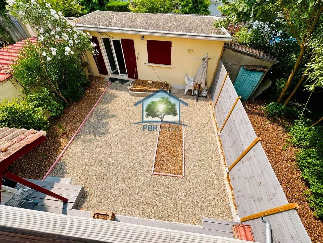 Talence – Maison familiale avec jardin, garage et dépendance aménageable - photo 13