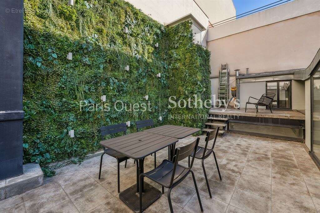 Appartement à PARIS-2E