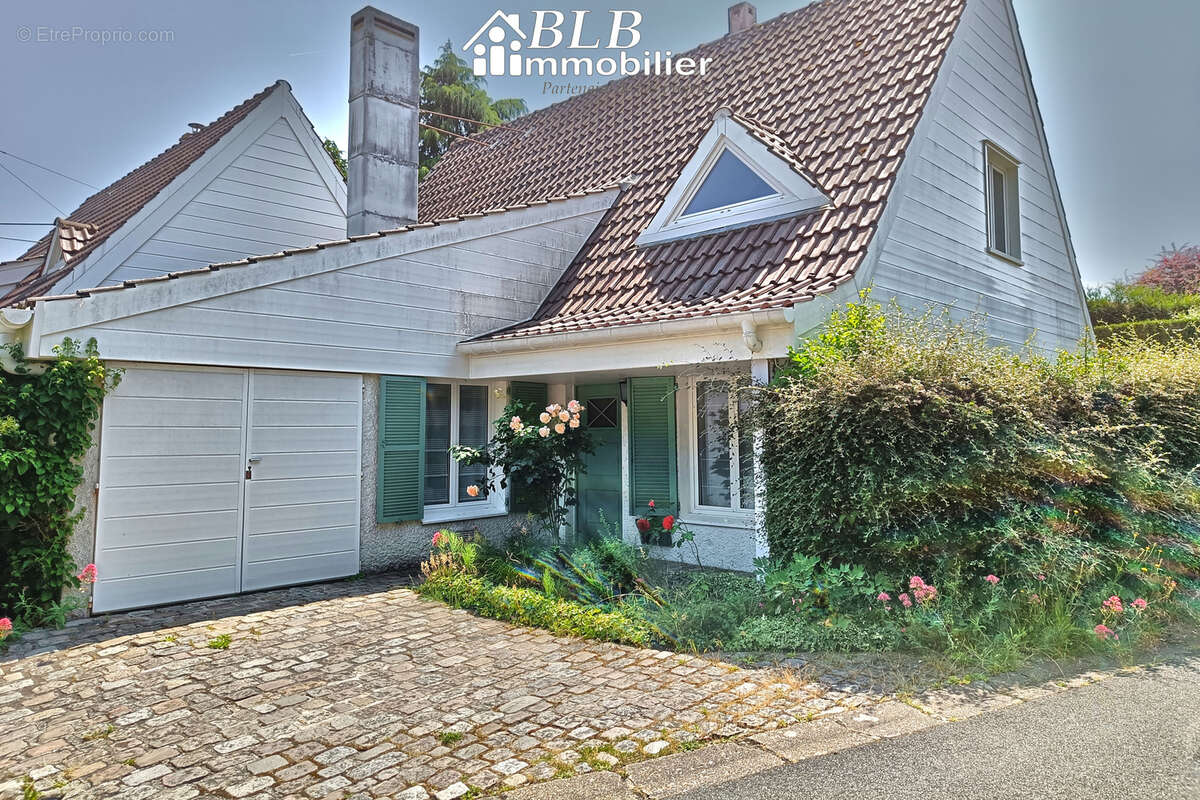 Maison à LE PERRAY-EN-YVELINES