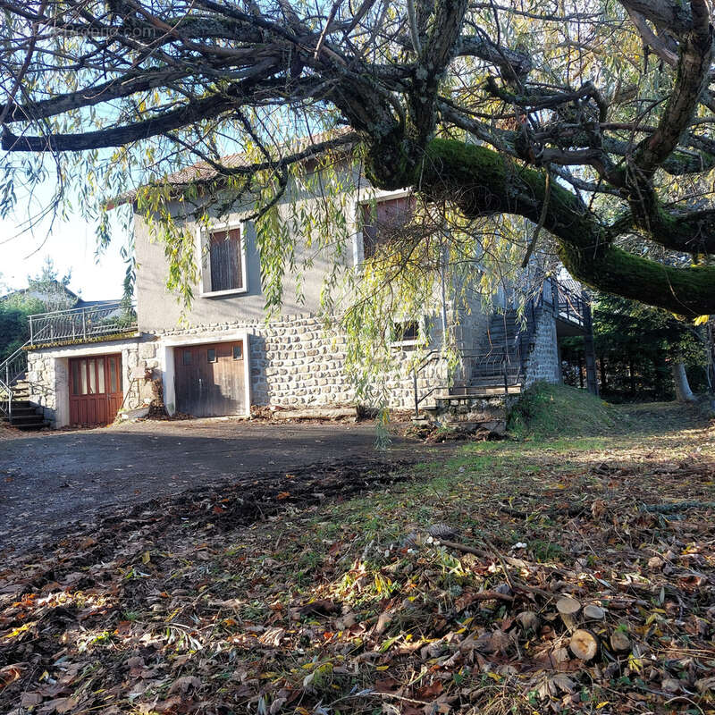 Maison à SAINT-AGREVE
