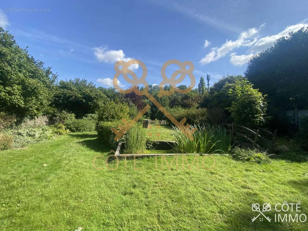 Maison à COURRIERES