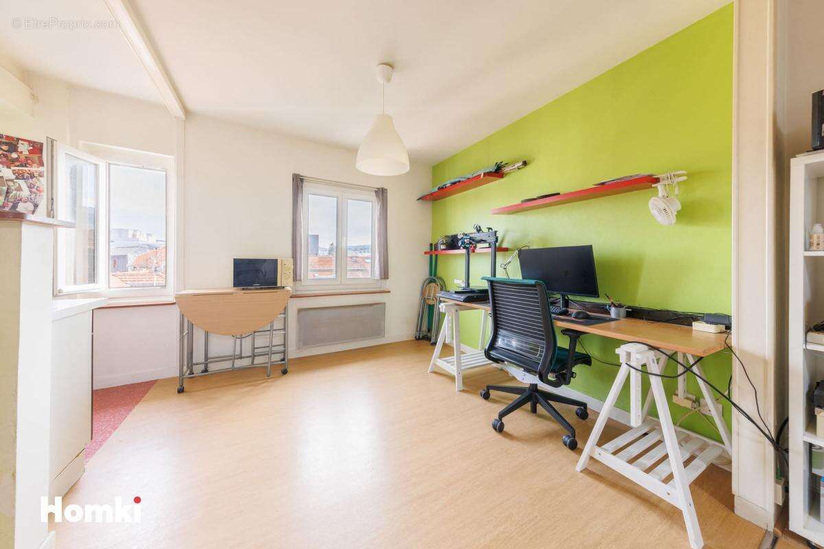 À VENDRE – Appartement T1 de 47 m² (43 m² loi Carrez) – Hyper centre Clermont-Ferrand – Quartier Jardin Lecoq - photo 5