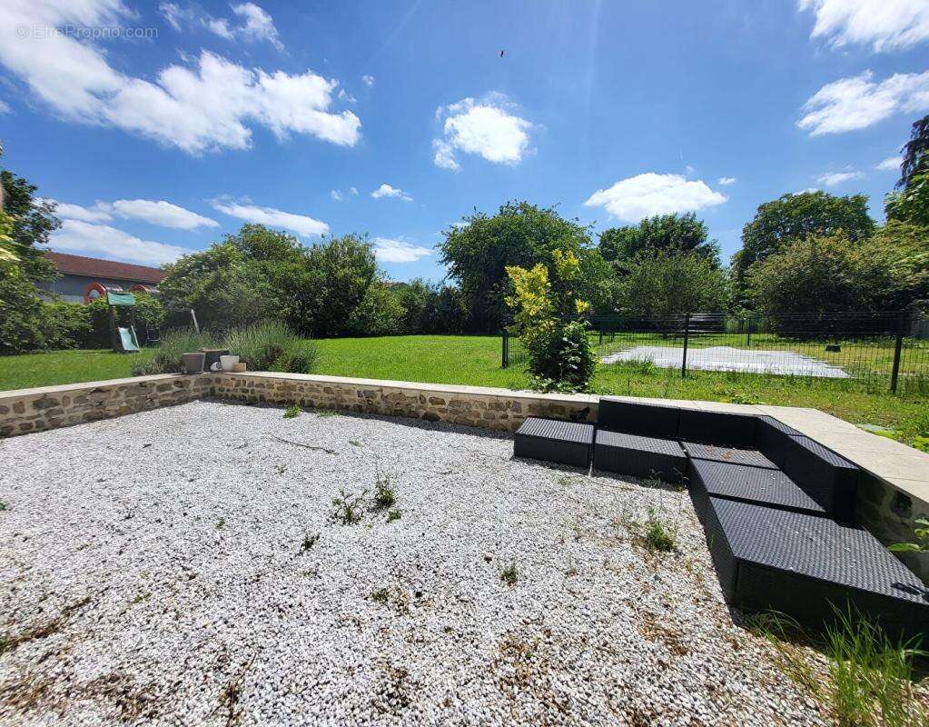 Maison en pierre 6 pièces, jardin et piscine ! - photo 18