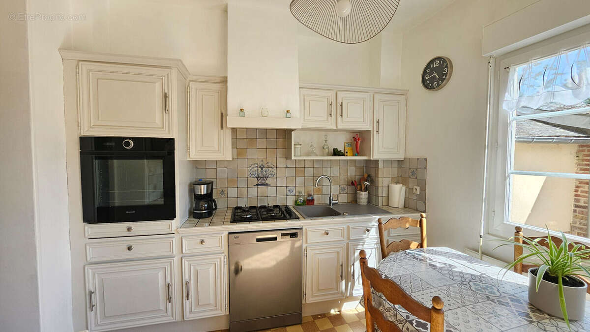 Maison à MILLY-SUR-THERAIN