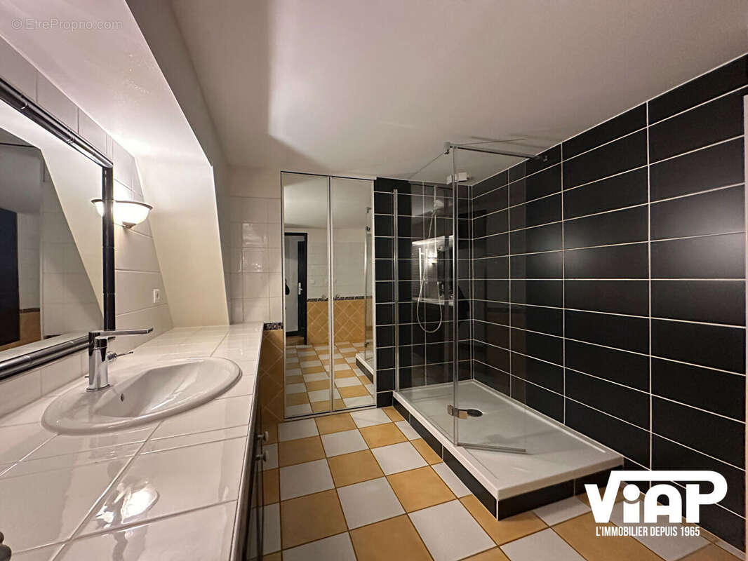 Maison à AIXE-SUR-VIENNE