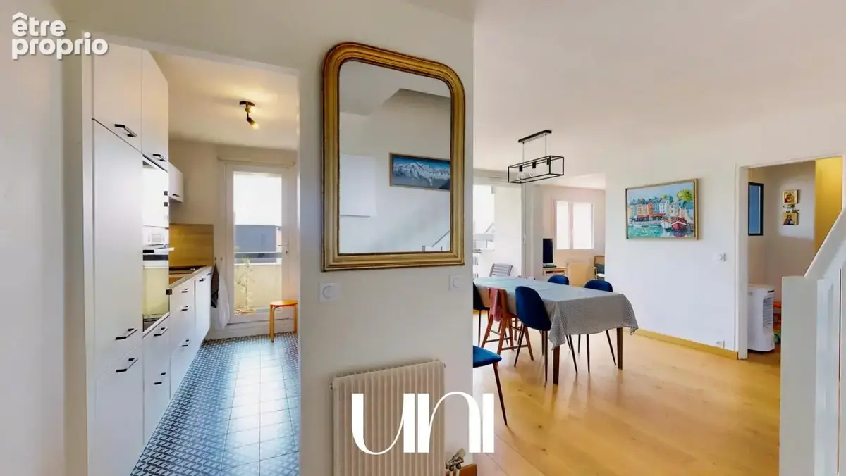 Appartement 5 pièces de 98 m2 avec caves, balcon, ascenseur et parkings - CAEN Saint-Gilles - photo 7
