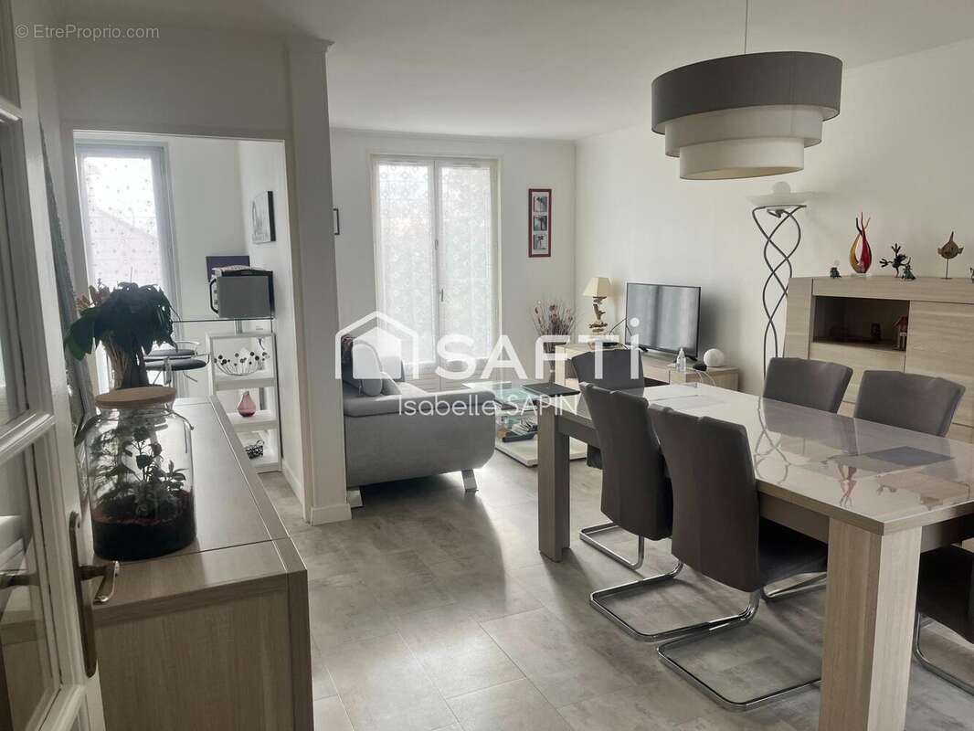 Photo 2 - Maison à POITIERS