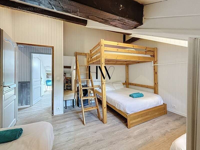 Maison à VETRAZ-MONTHOUX