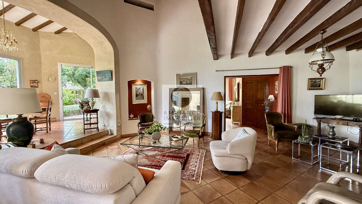 Maison à ETOILE-SUR-RHONE