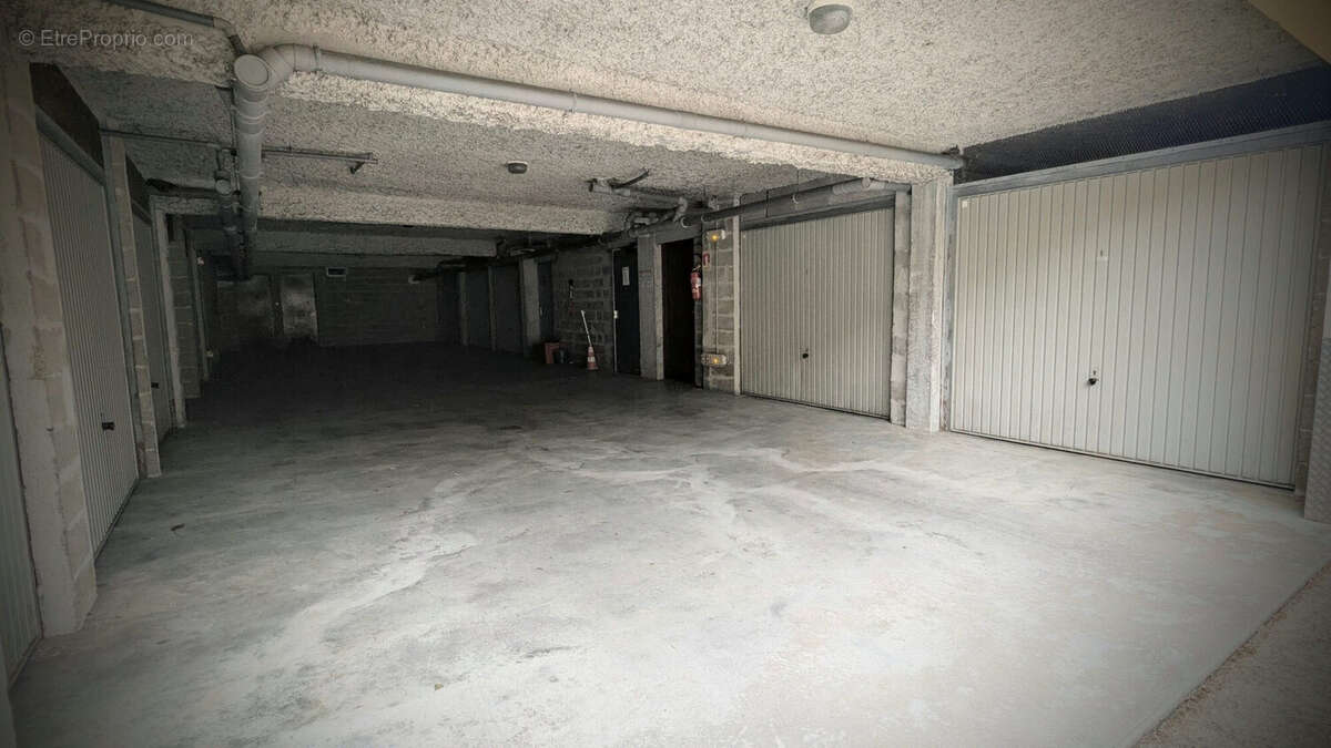 garage sécurisé privatif - Appartement à AIGUILLON