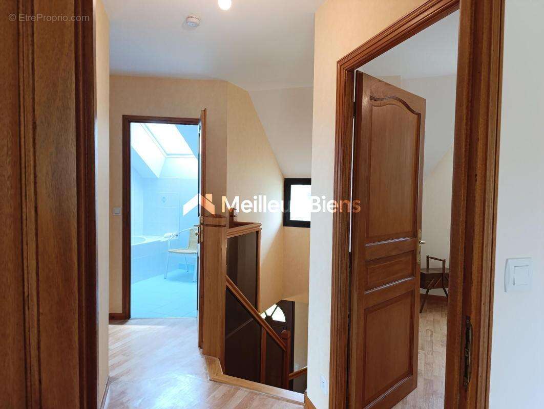 Propriété de 135m² hab - 4 chambres - Vie de plain pied - 1806m² terrain clos - photo 14
