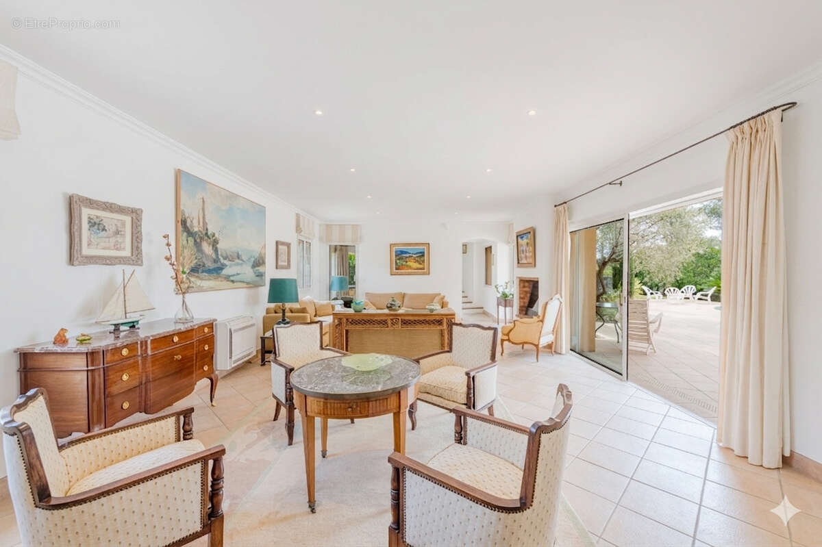 Magnifique vue sur le golf villa 7 pieces avec piscine et double garage - photo 6