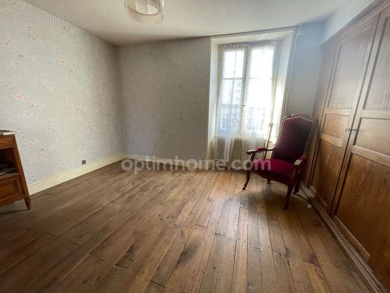 Maison à LA SOUTERRAINE