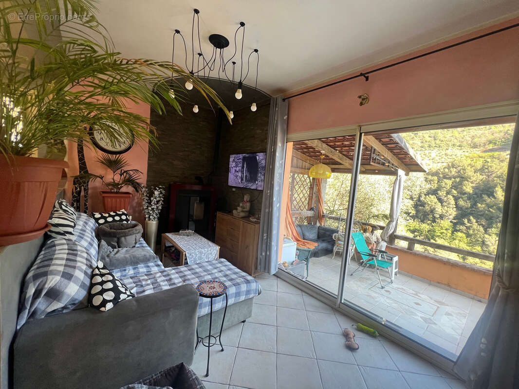 Havre de Paix-Propriété en Italie - A 15 minutes de Vintimille- Maison dans une Oliveraie de 8000m2-Potentiel - photo 2
