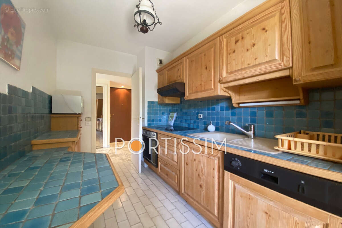 Appartement à SAINT-LAURENT-DU-VAR