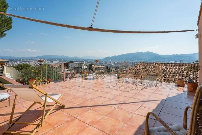 Maison à MARSEILLE-7E