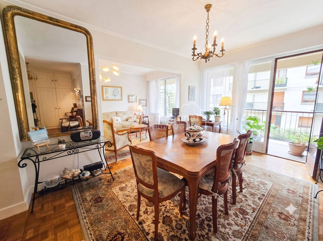 Appartement à VERSAILLES