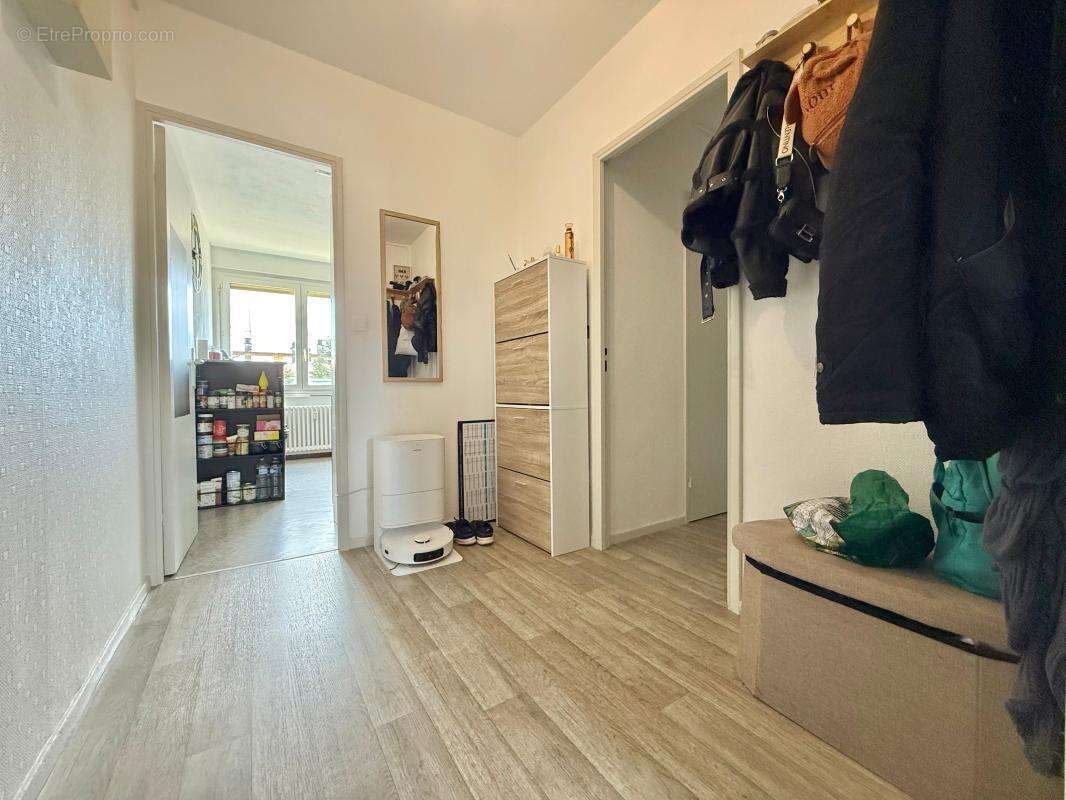 Appartement à CHENOVE